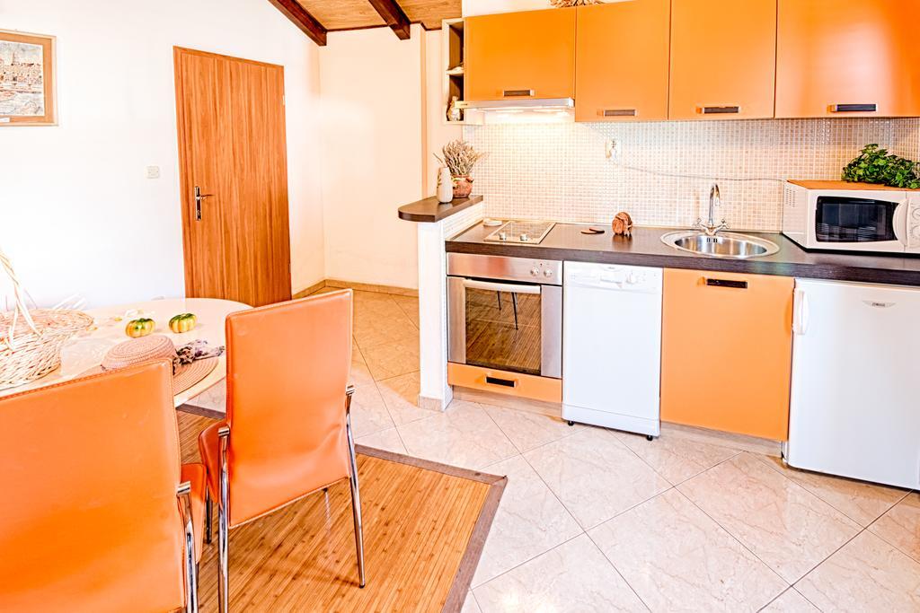 Apartmani Rita Milna  Zimmer foto