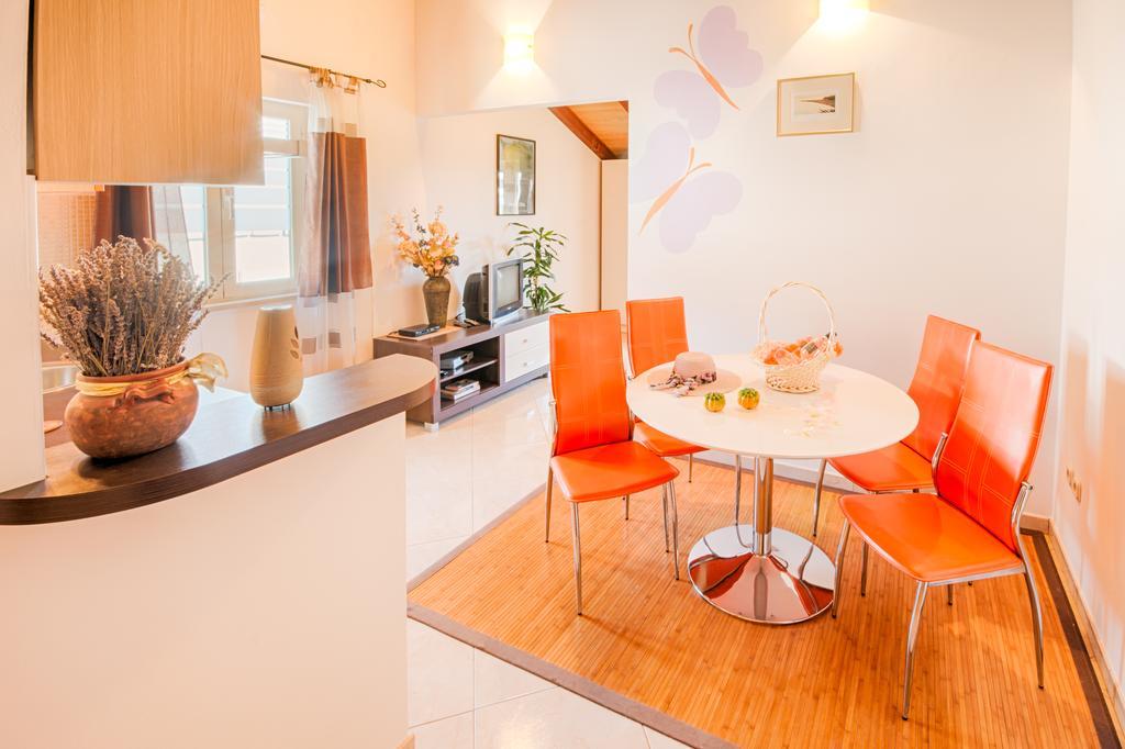 Apartmani Rita Milna  Zimmer foto