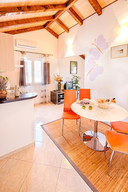 Apartmani Rita Milna  Zimmer foto