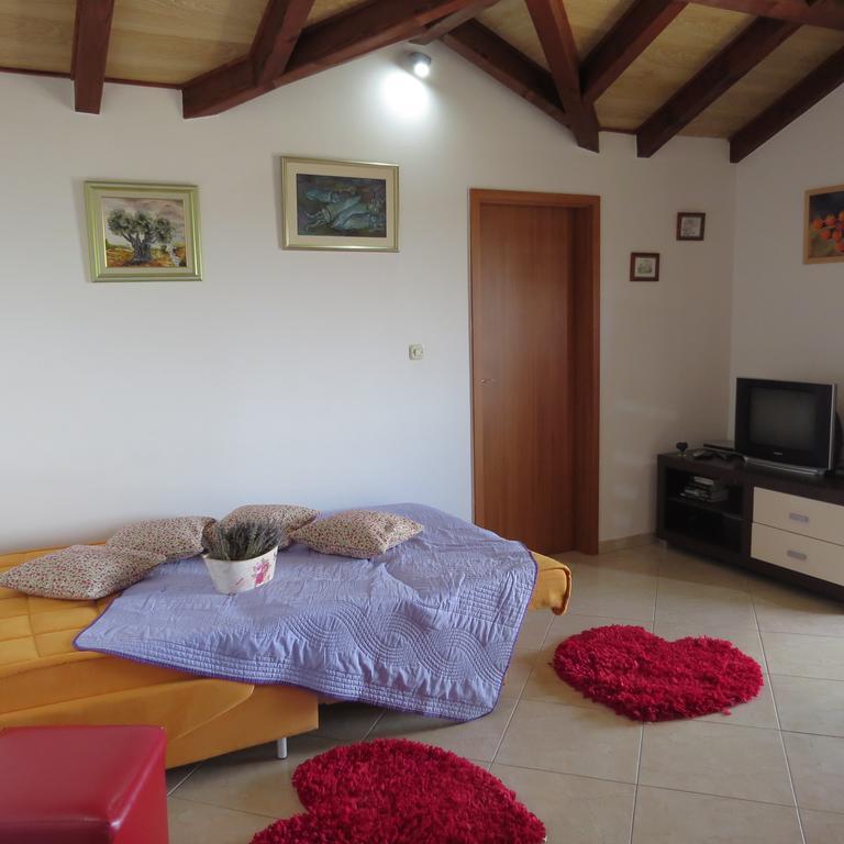 Apartmani Rita Milna  Exterior foto
