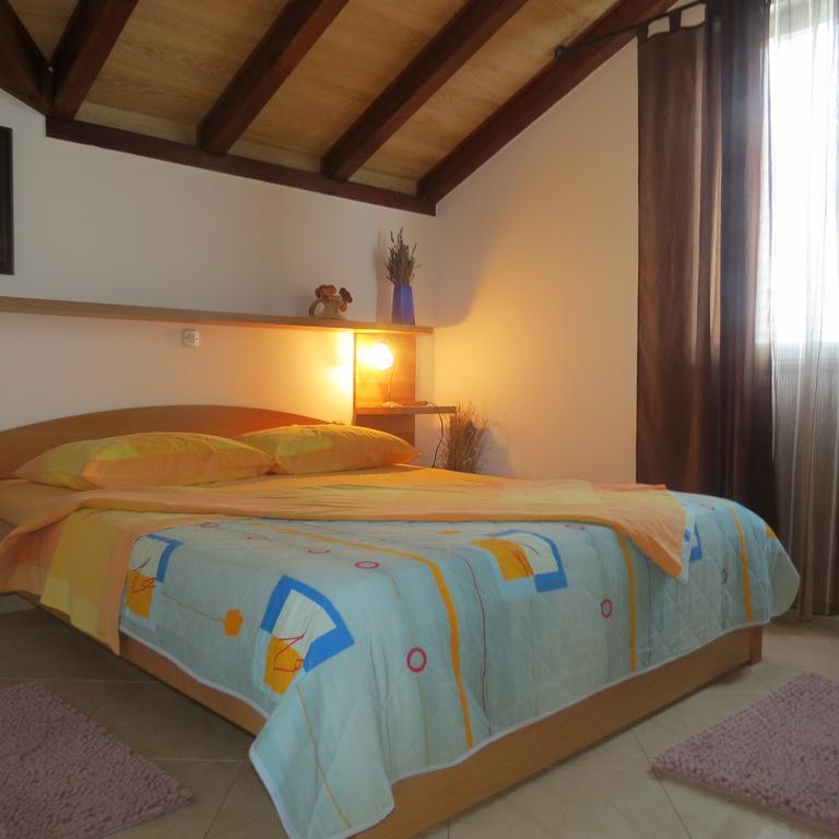 Apartmani Rita Milna  Exterior foto
