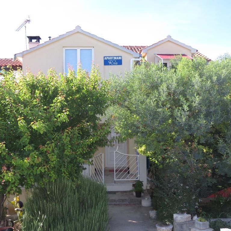 Apartmani Rita Milna  Exterior foto